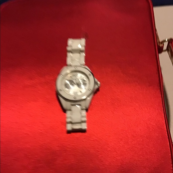 White Ceramic Watch - Picture 4 of 6